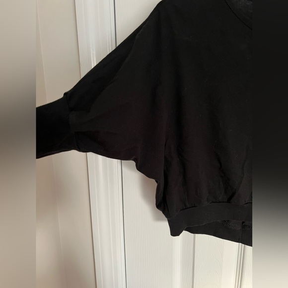 Black crop top - Picture 3 of 5